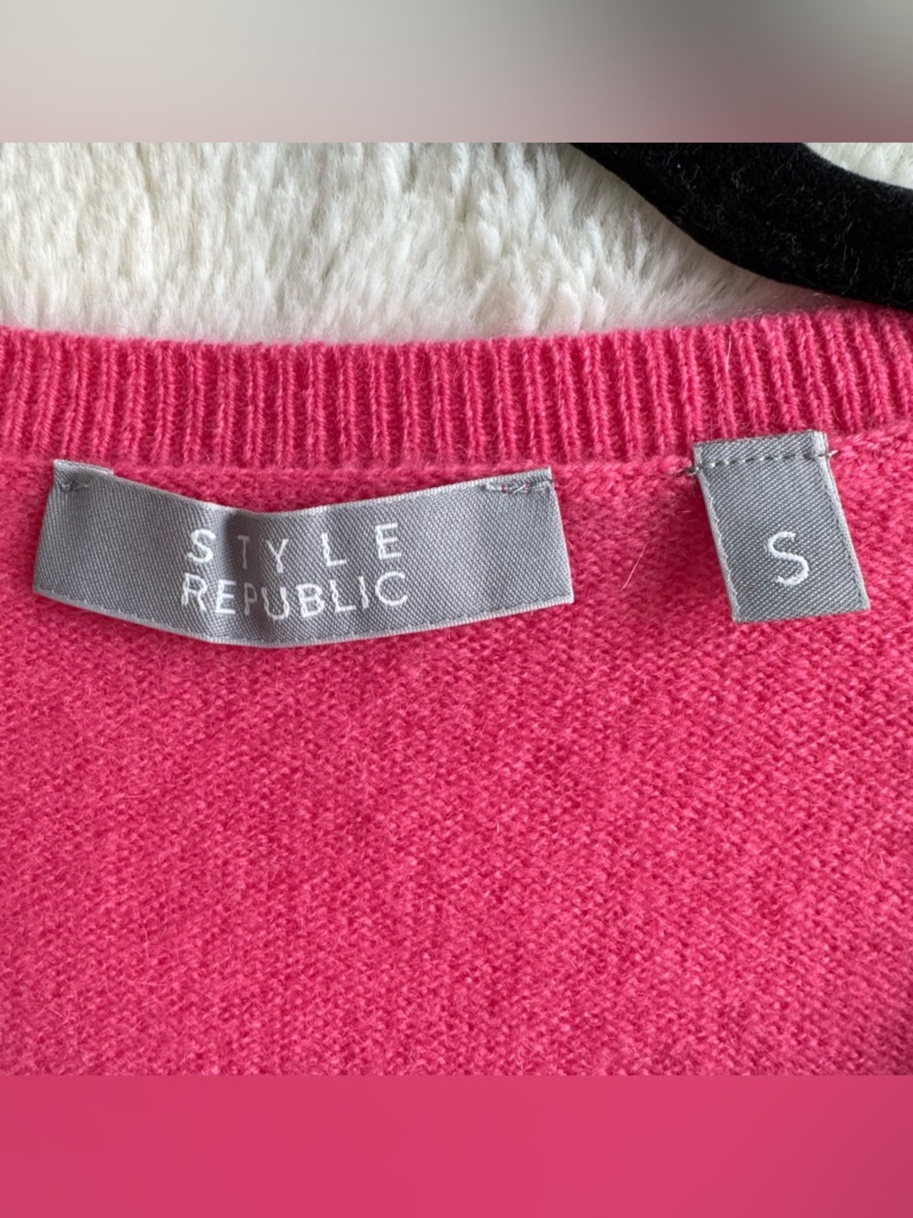 Style Republic 100% Pure Cashmere V-Neck Sweater Women’s Small Pink Preppy - Picture 4 of 8
